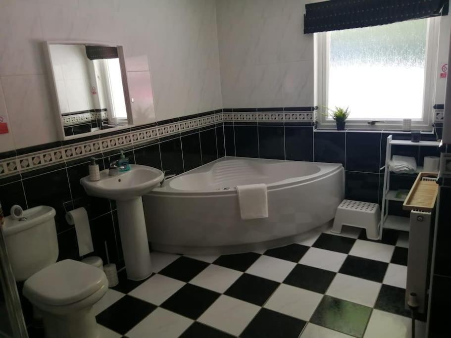 Waterside 3 Bed Cottage, Hot Tub, Sauna, Pvt Beach Arrochar Ngoại thất bức ảnh